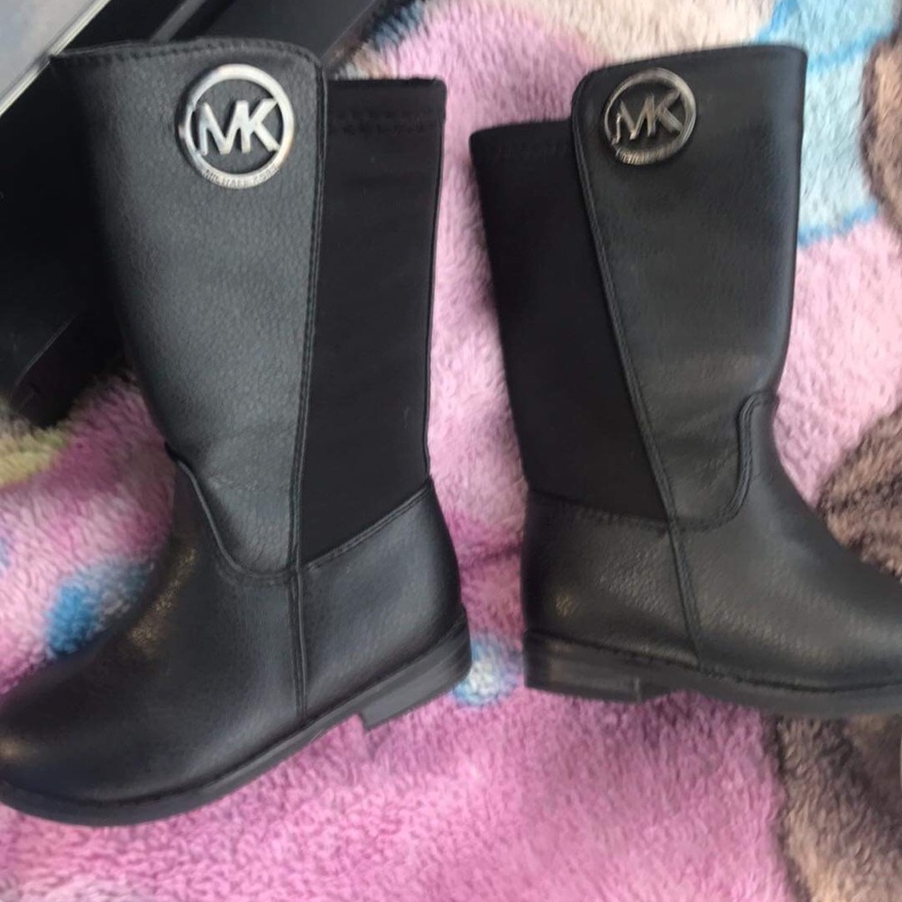 Micheal kors boots